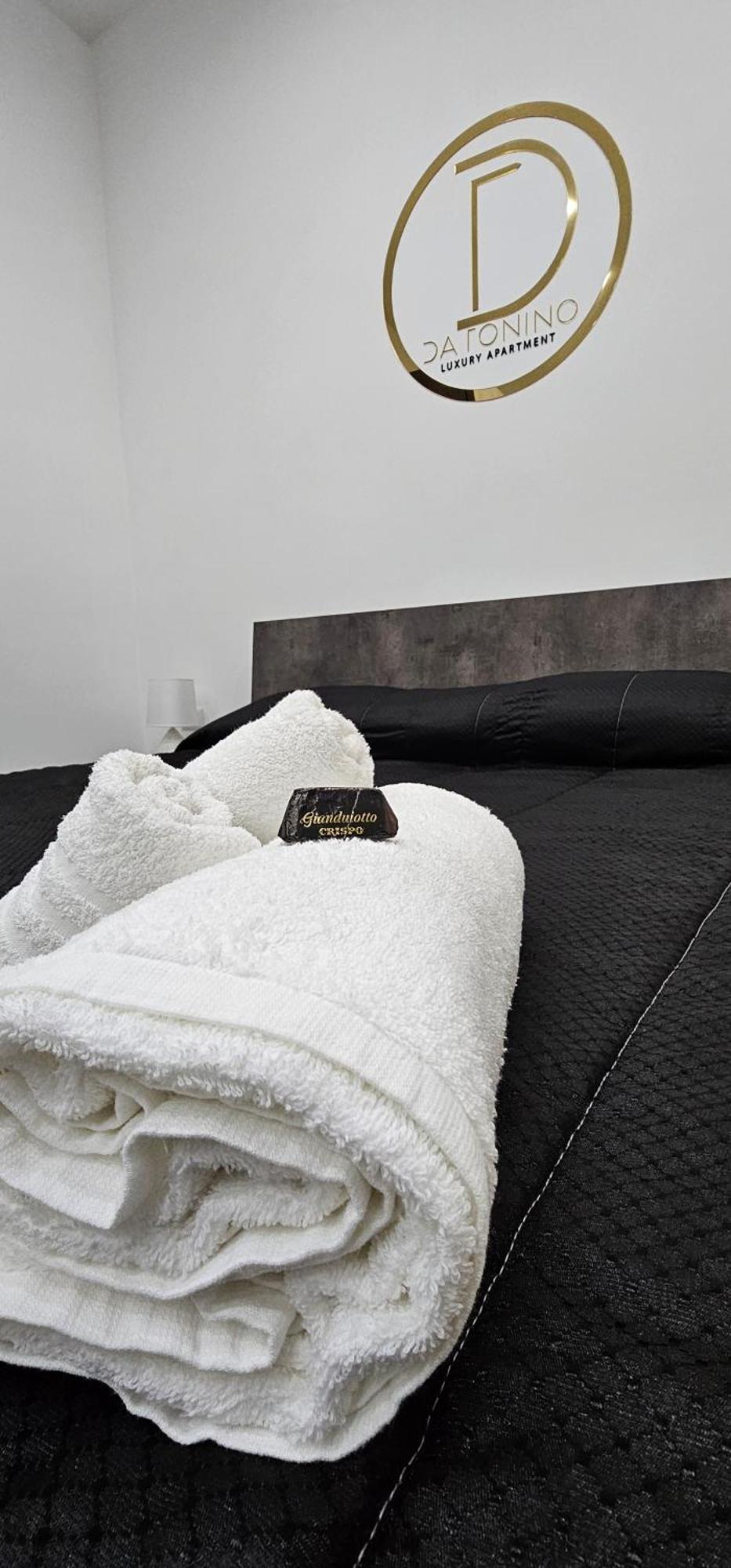 Da Tonino Luxury Apartments เนเปิลส์ ภายนอก รูปภาพ